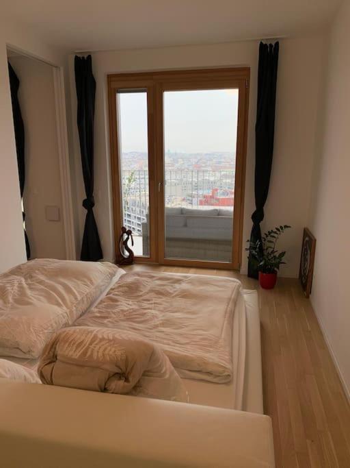 Stunning View Over Vienna In City Center Apartment Exterior photo